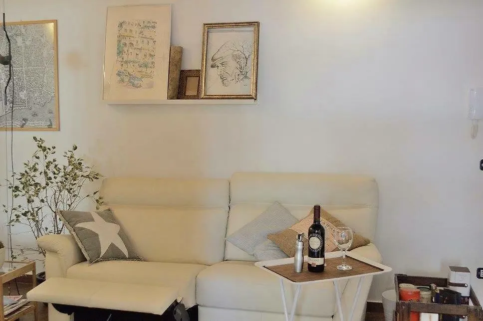Uloft Apartment パレルモ 0*,  イタリア